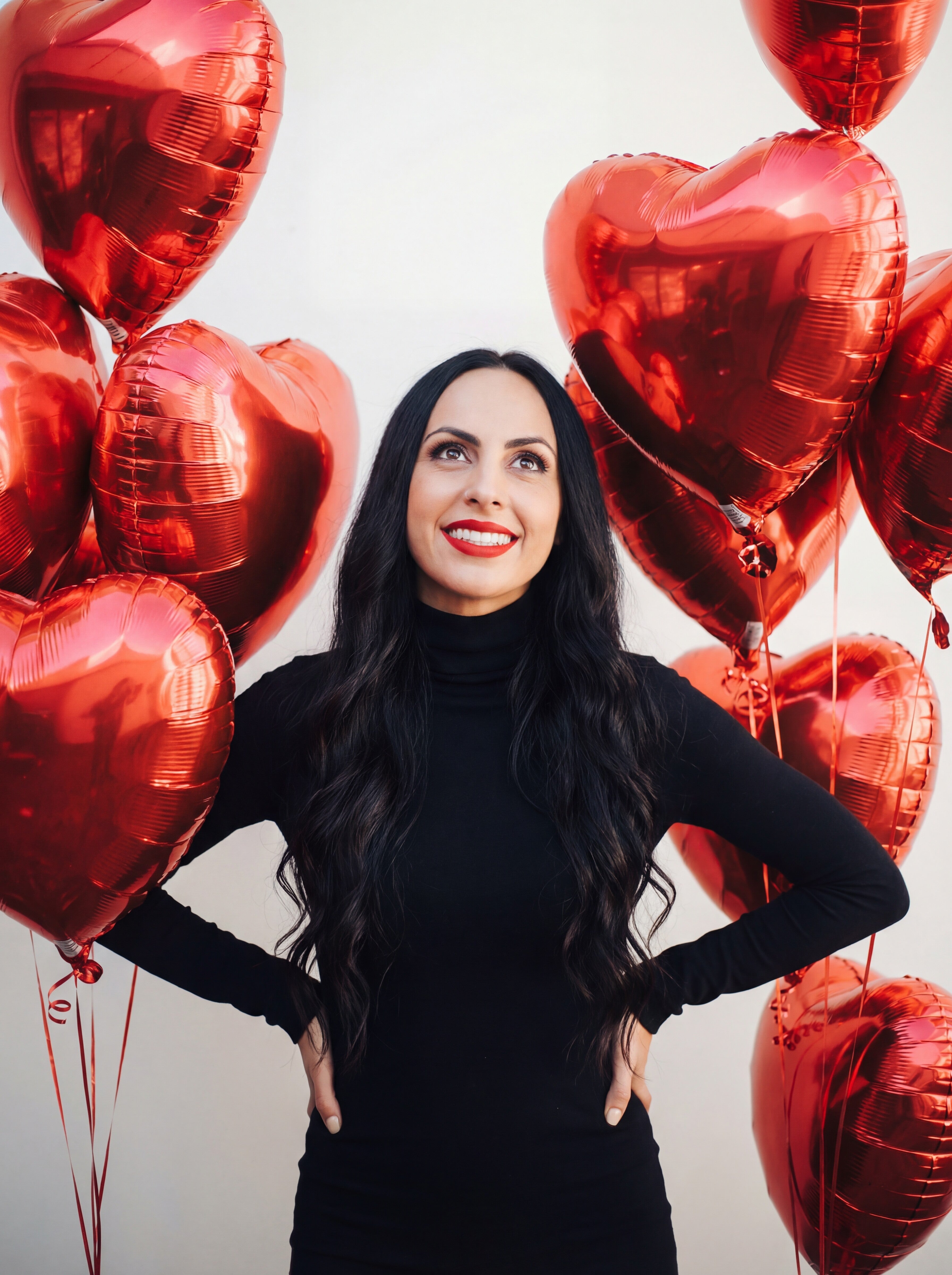 Heart Eyes Balloon – Black Outfit Edit