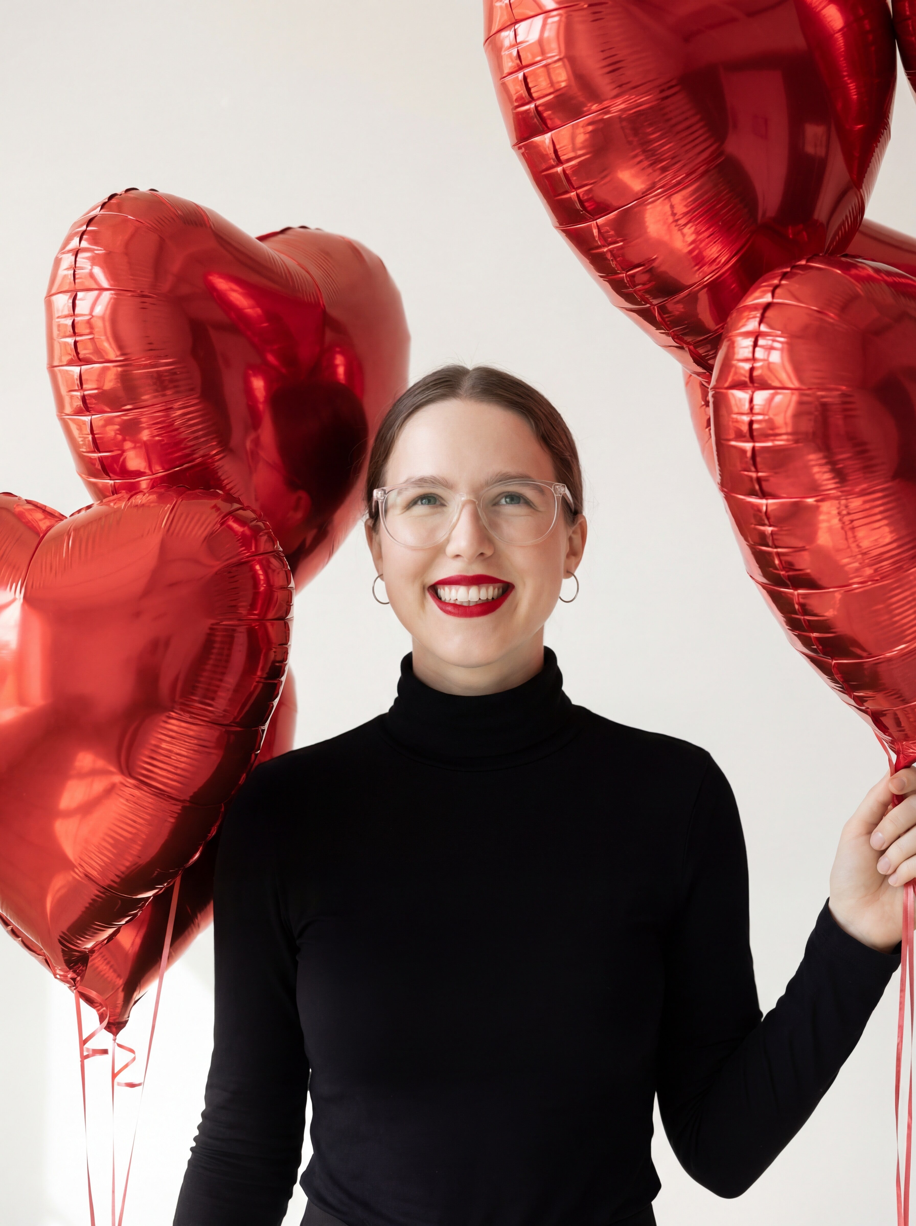 Heart Eyes Balloon – Black Outfit Edit